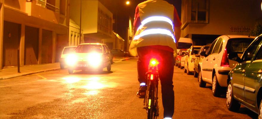 You are currently viewing « Cyclistes, brillez ! », Une sensibilisation au danger de rouler sans éclairage !
